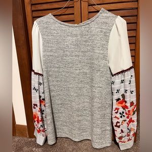 Women’s Boutique Blouse 🤍 ♥️